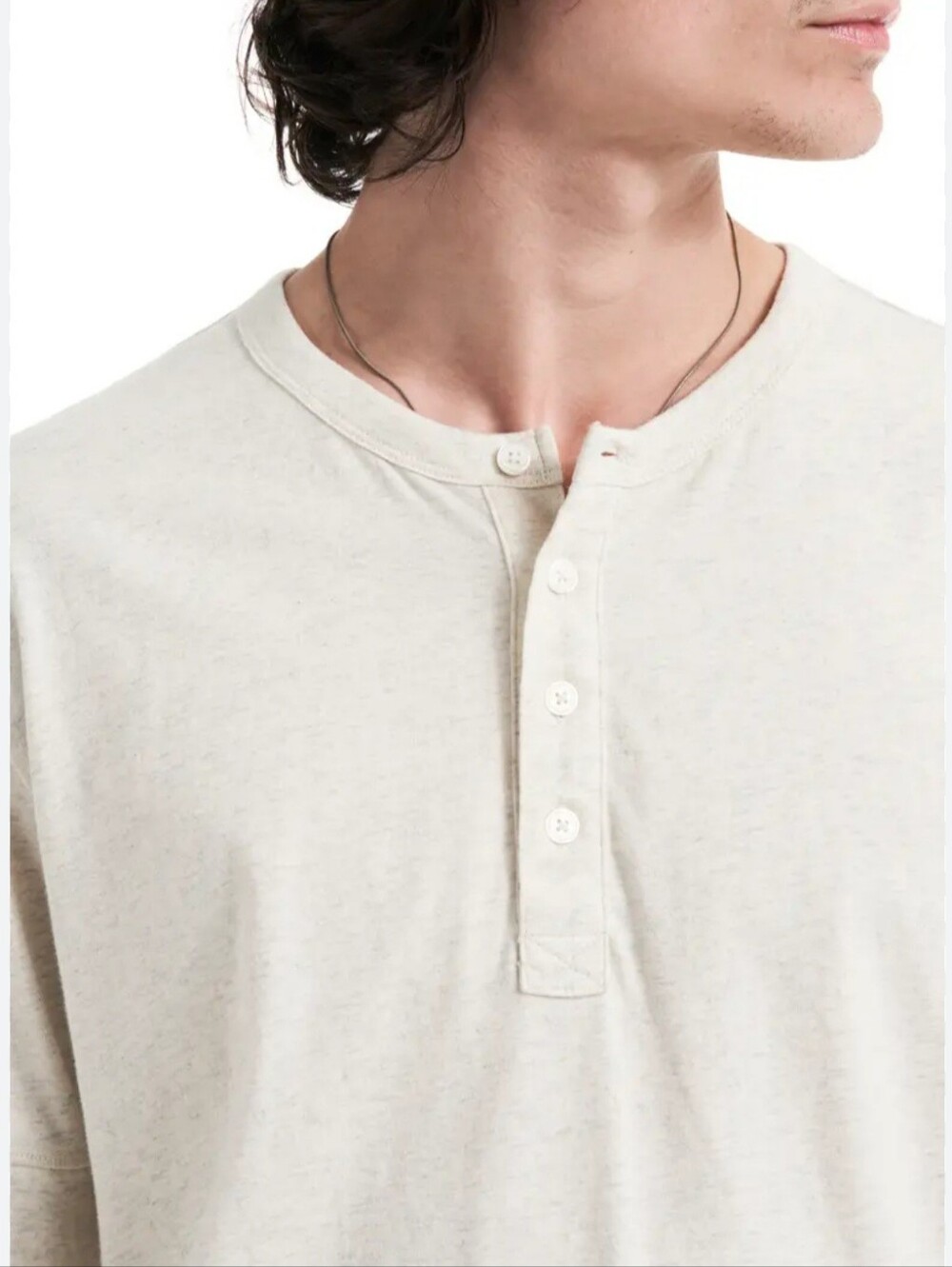 BUCK MASON SHORT SLEEVE CURVE HEM HENLEY SHIRT. SIZE MEDIUM. LIGHT GREY.